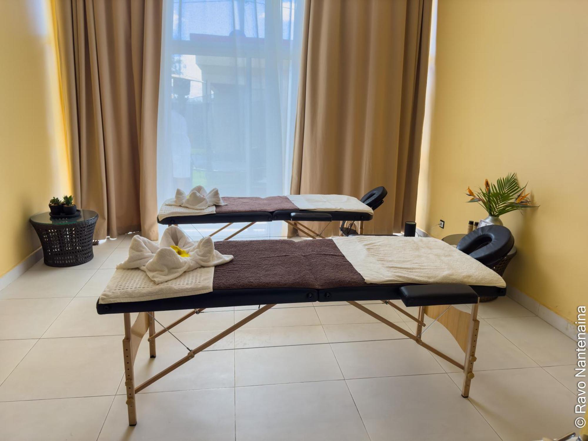 Hotel Menabe'L อันต์ซิราเบ ภายนอก รูปภาพ